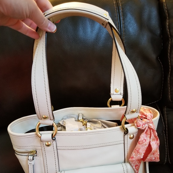 Coach ivory leather tote - Picture 2 of 5
